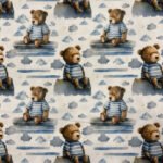 Medvídek v pruhovaném tričku, mráčky kolem.