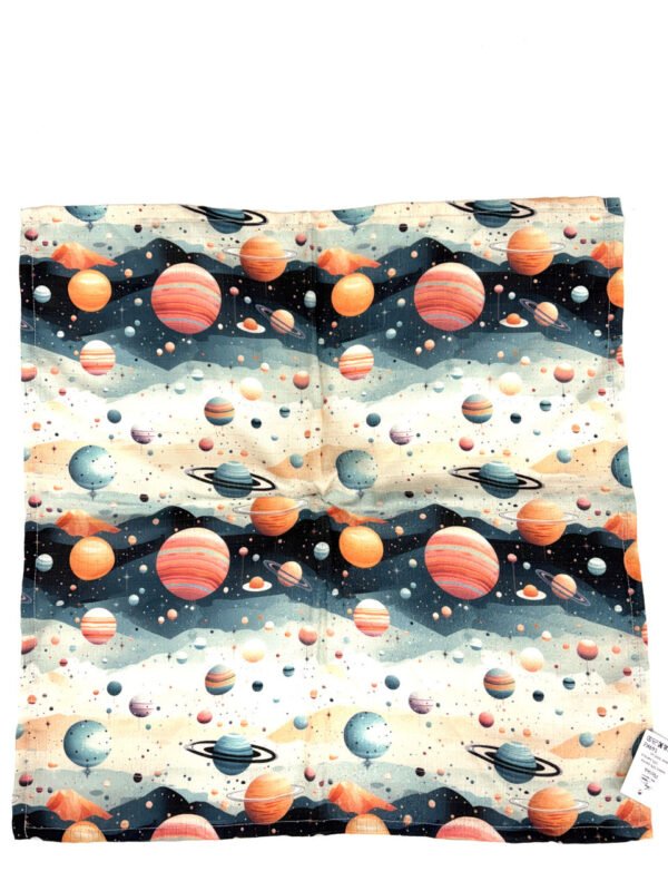 Vesmírná látka s planetami a hvězdami.